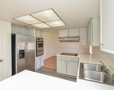7327 Osage Street - Photo Thumbnail 12