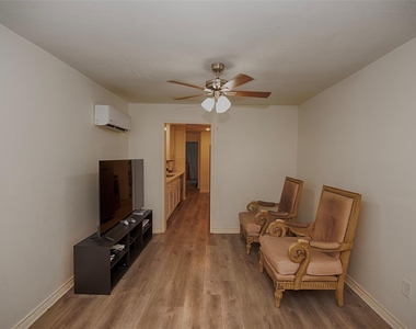 2802 Canfield Street - Photo Thumbnail 10