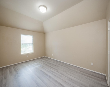 4019 Windmill Creek Drive - Photo Thumbnail 21