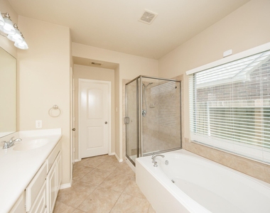4019 Windmill Creek Drive - Photo Thumbnail 15