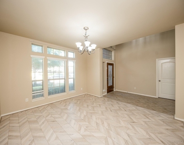 4019 Windmill Creek Drive - Photo Thumbnail 4
