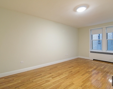 West 18th Street - Photo Thumbnail 2