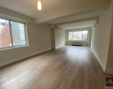 East 51st Street - Photo Thumbnail 2
