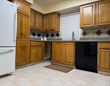 5200 Weslayan Street - Photo Thumbnail 9