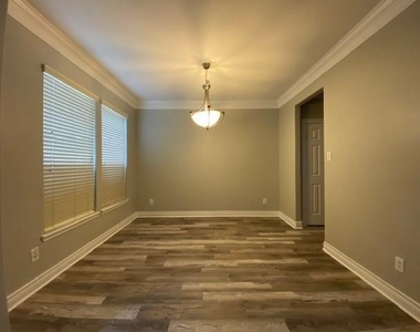 3415 Clearview Circle - Photo Thumbnail 3