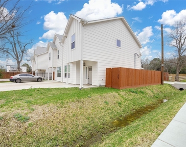 2753 Redrock Street - Photo Thumbnail 2