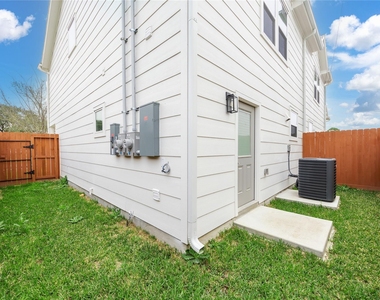 2753 Redrock Street - Photo Thumbnail 34