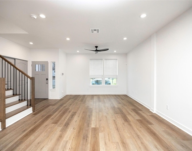 2753 Redrock Street - Photo Thumbnail 10