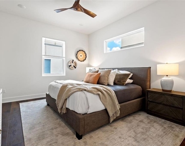 3023 1st Avenue S - Photo Thumbnail 6