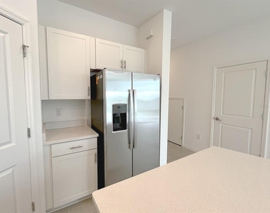 11832 Glenside Terrace - Photo Thumbnail 5