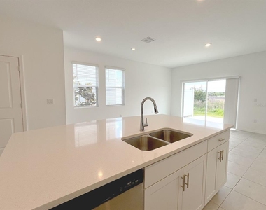 11832 Glenside Terrace - Photo Thumbnail 6