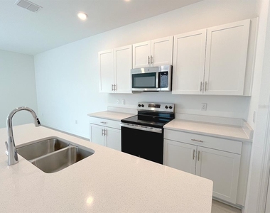 11832 Glenside Terrace - Photo Thumbnail 4