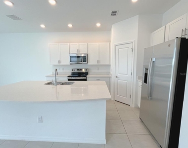 11832 Glenside Terrace - Photo Thumbnail 3