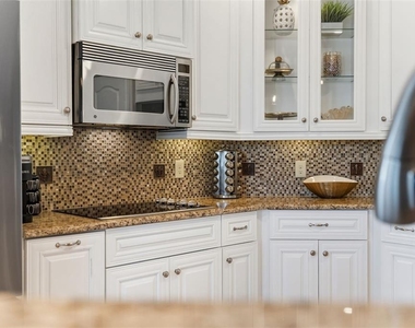 6420 Sunset Bay Circle - Photo Thumbnail 21