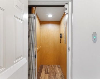6420 Sunset Bay Circle - Photo Thumbnail 7