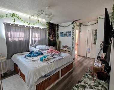 11557 124th Terrace - Photo Thumbnail 3