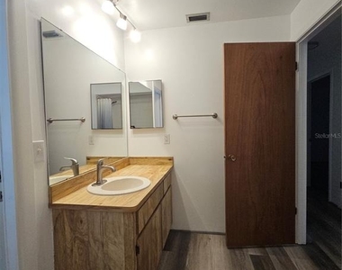 11557 124th Terrace - Photo Thumbnail 18