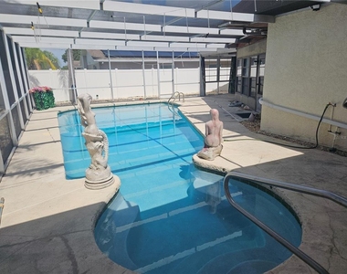 11557 124th Terrace - Photo Thumbnail 25