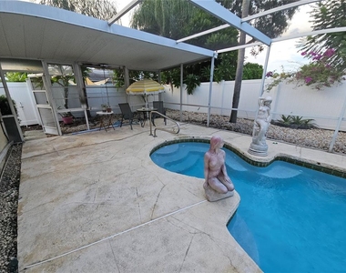 11557 124th Terrace - Photo Thumbnail 28