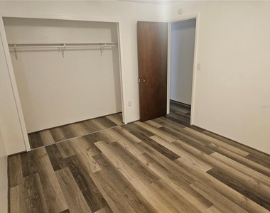11557 124th Terrace - Photo Thumbnail 8