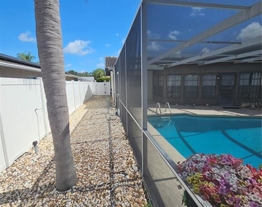 11557 124th Terrace - Photo Thumbnail 23