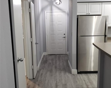 402 S Armenia Avenue - Photo Thumbnail 10