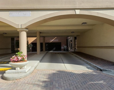 402 S Armenia Avenue - Photo Thumbnail 2