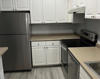 402 S Armenia Avenue - Photo Thumbnail 13