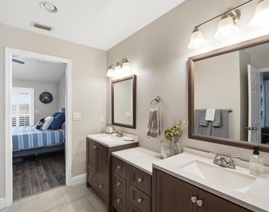 846 Birdie Way - Photo Thumbnail 11