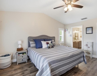 846 Birdie Way - Photo Thumbnail 9