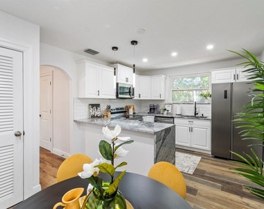 2402 W Cypress Street - Photo Thumbnail 18