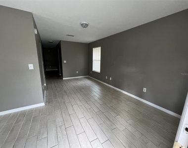 717 W Silver Springs Place - Photo Thumbnail 1
