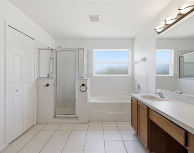 2631 Queen Alberta Drive - Photo Thumbnail 11