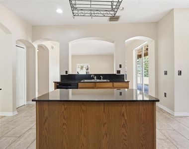 2631 Queen Alberta Drive - Photo Thumbnail 8