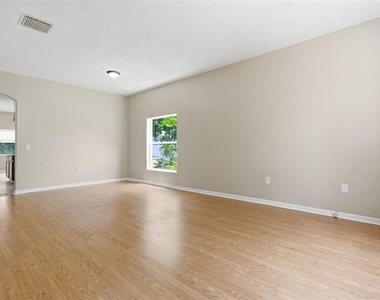 2631 Queen Alberta Drive - Photo Thumbnail 5