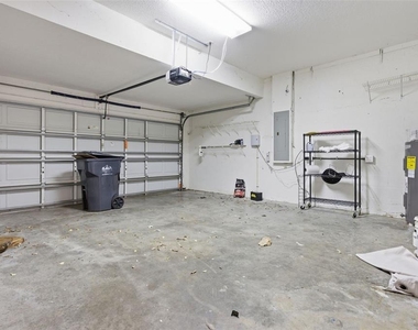 2631 Queen Alberta Drive - Photo Thumbnail 13