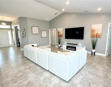 4015 Tullamore Lane - Photo Thumbnail 12