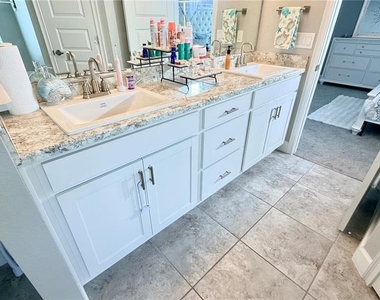 4015 Tullamore Lane - Photo Thumbnail 28