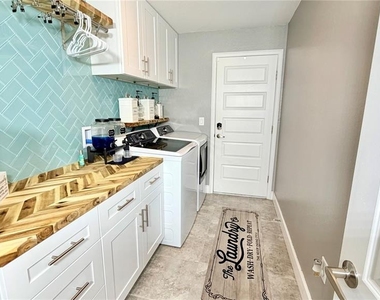4015 Tullamore Lane - Photo Thumbnail 21