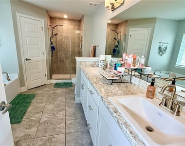 4015 Tullamore Lane - Photo Thumbnail 27
