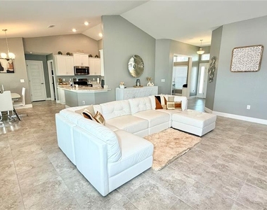 4015 Tullamore Lane - Photo Thumbnail 13