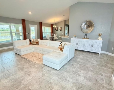 4015 Tullamore Lane - Photo Thumbnail 15