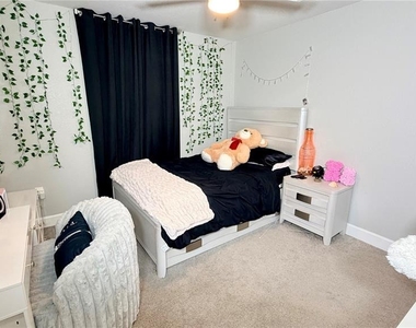4015 Tullamore Lane - Photo Thumbnail 36