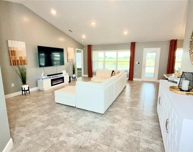 4015 Tullamore Lane - Photo Thumbnail 4