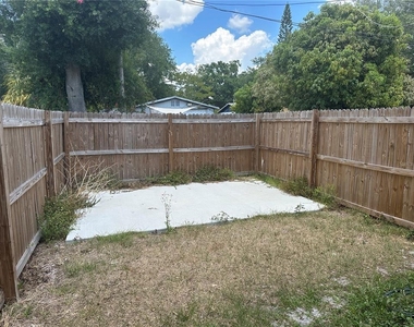3735 39th Avenue N - Photo Thumbnail 12