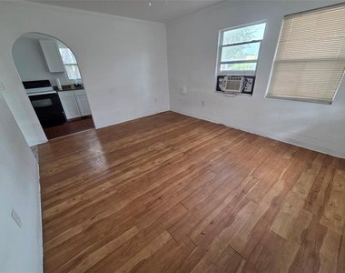 5214 7 Th Street - Photo Thumbnail 1