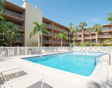 12760 Indian Rocks Road - Photo Thumbnail 9