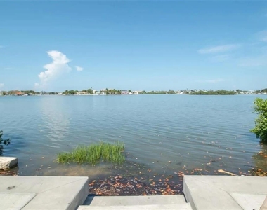 12760 Indian Rocks Road - Photo Thumbnail 17