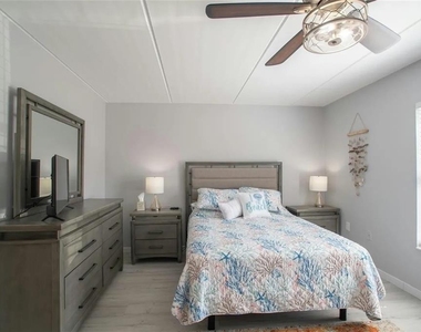 12760 Indian Rocks Road - Photo Thumbnail 7