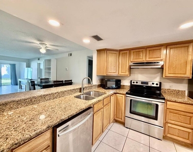 7560 92nd Street - Photo Thumbnail 6